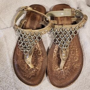 BullBoxer sandals size 8